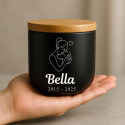 Urne funéraire pour chien personnalisée en céramique avec illustration femme & chien – Urne pour animal avec nom & dates